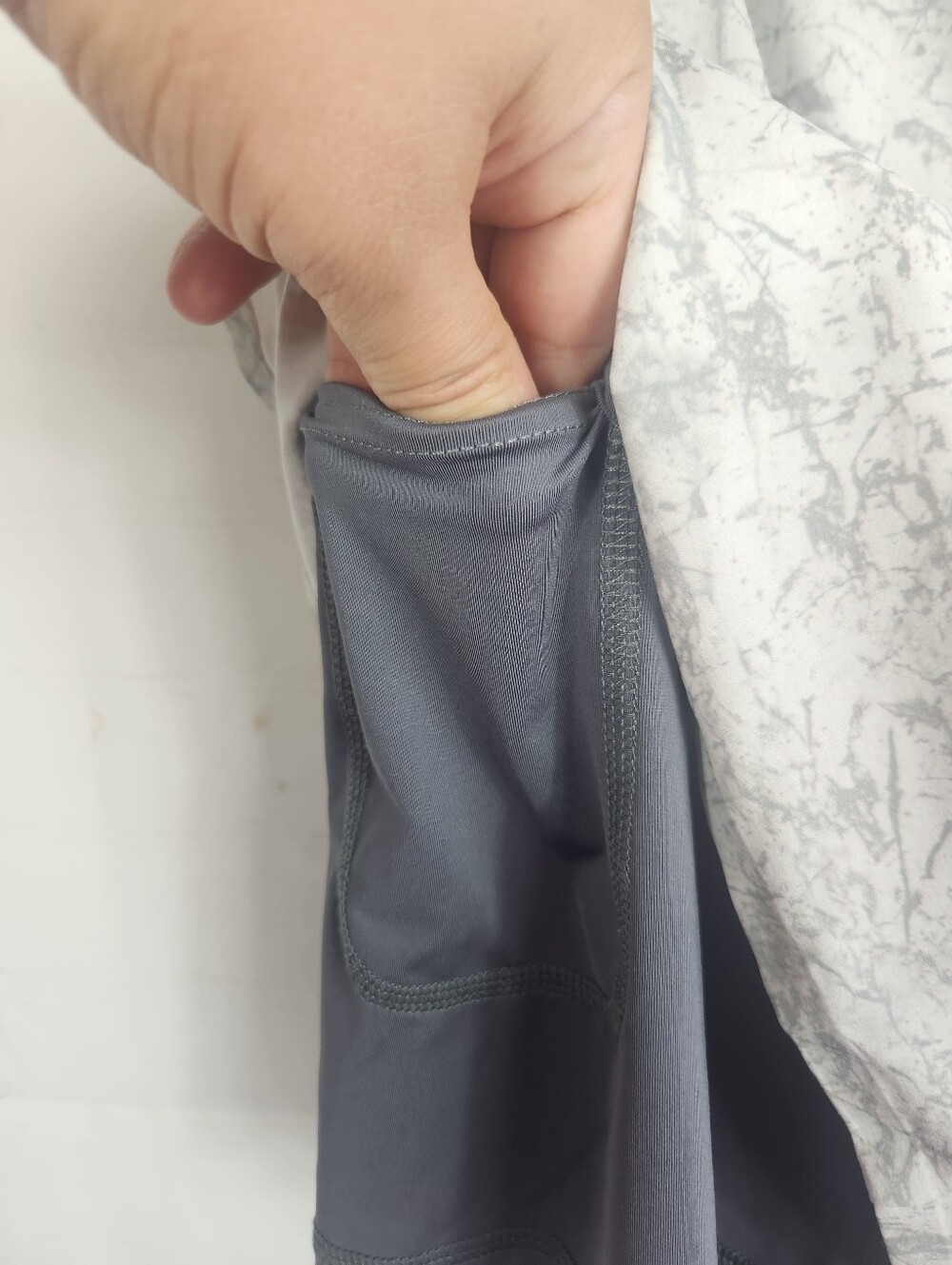 Chubbies Ultimate Training Shorts L Gray Marble Print Lined 5.5" Zip Pocket Men - Picture 7 of 16